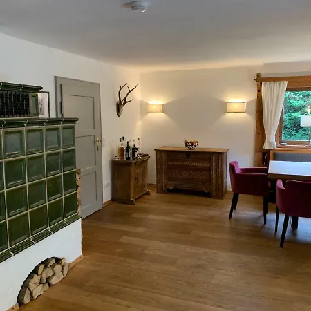 Traumhaftes Ferienhaus direkt am Tegernsee-2